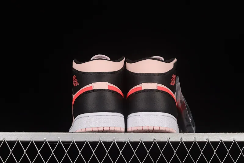 All categories Air Jordan Jordan series basketball shoes Air Jordan 1 Mid Air Jordan 1 Mid AJ1 Joe 1 black powder mid-top retro basketball shoes 554725-604